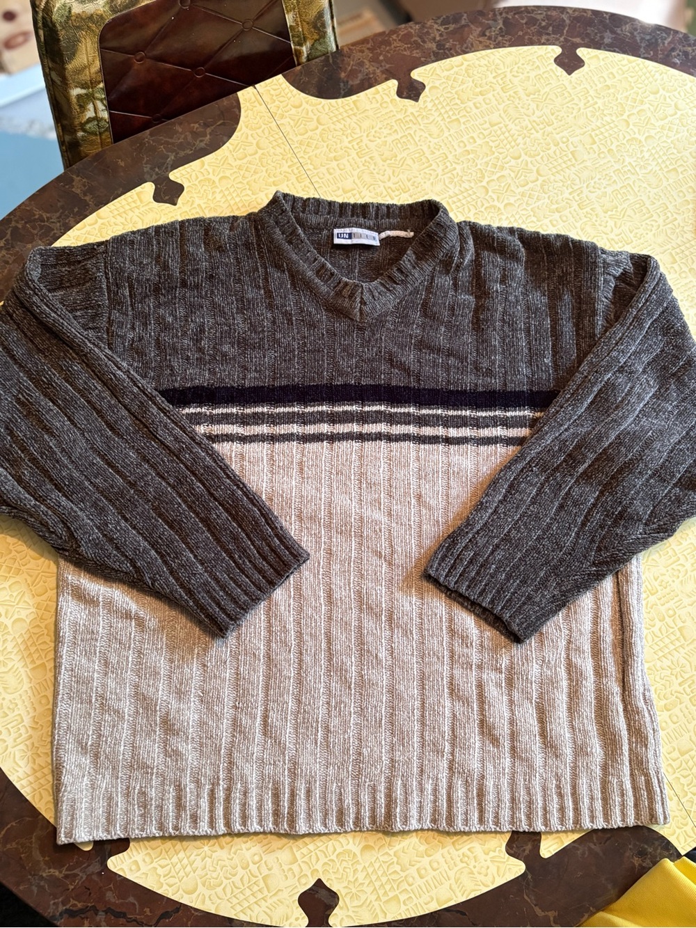 Vintage Men's Colorblock V-Neck Sweater in Charcoal & Taupe